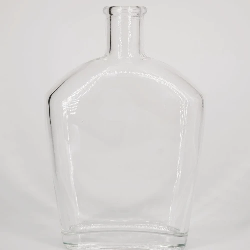 Molangi ya verre ya vodka ya kala .